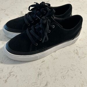 UGG Zilo Platform Sneakers.